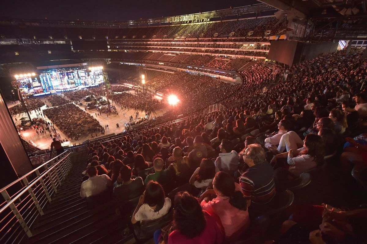 corporate-gala-photographer-nyc-large-venue-crowd.jpg