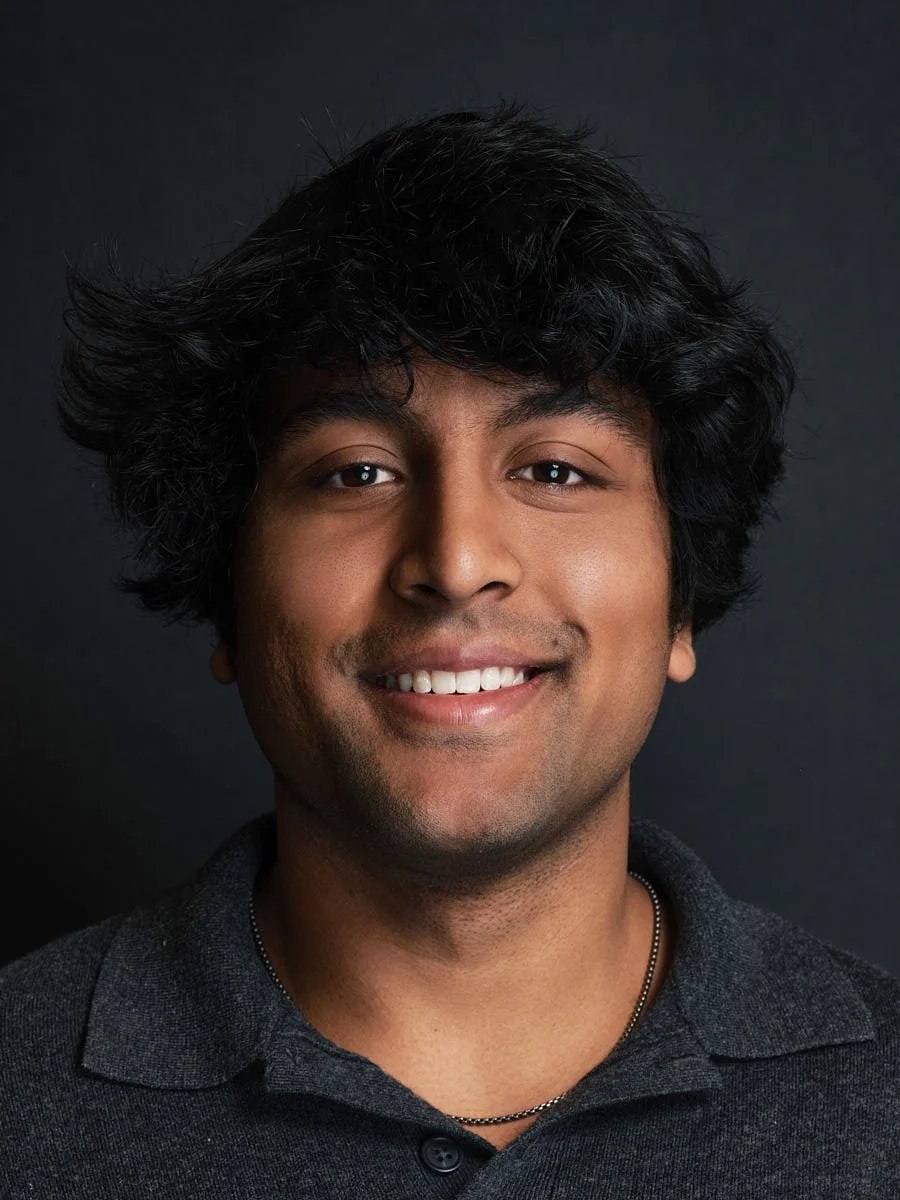 headshots-nyc-young-professional-dark-gray-background.jpg
