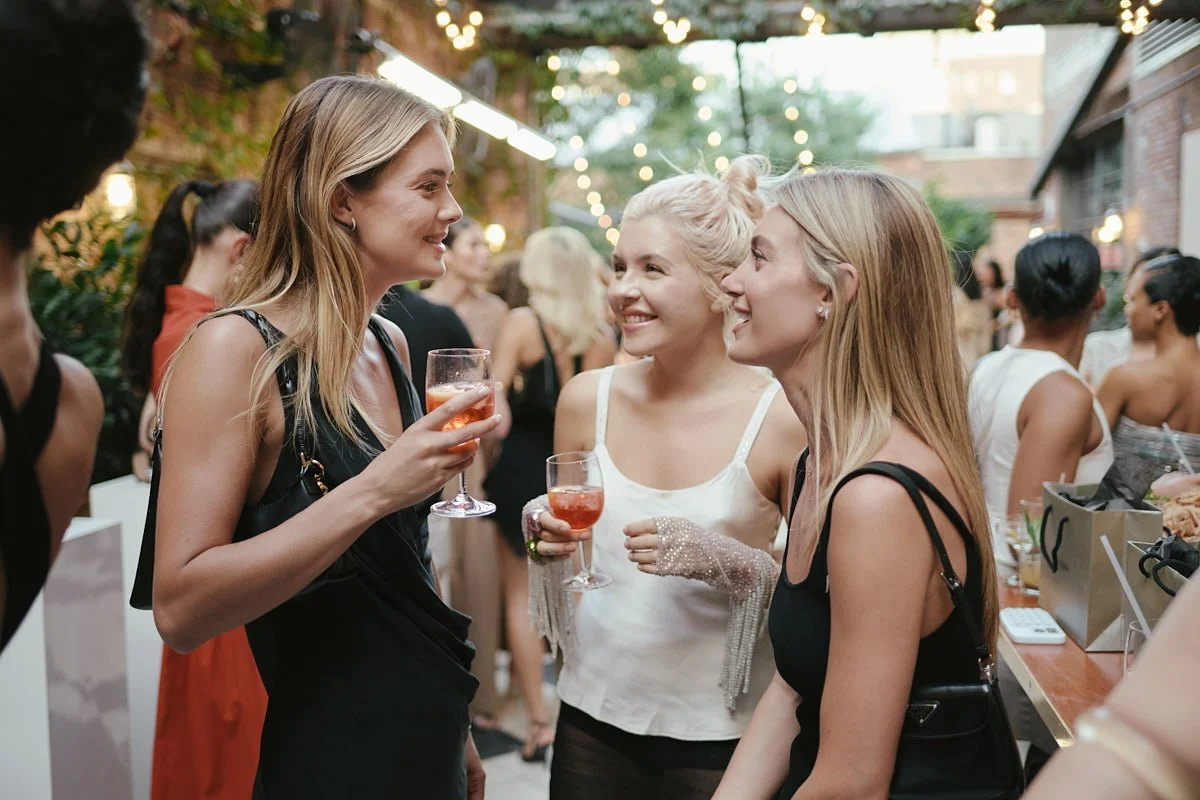 nyc-corporate-event-photographer-cocktail-guests.jpg