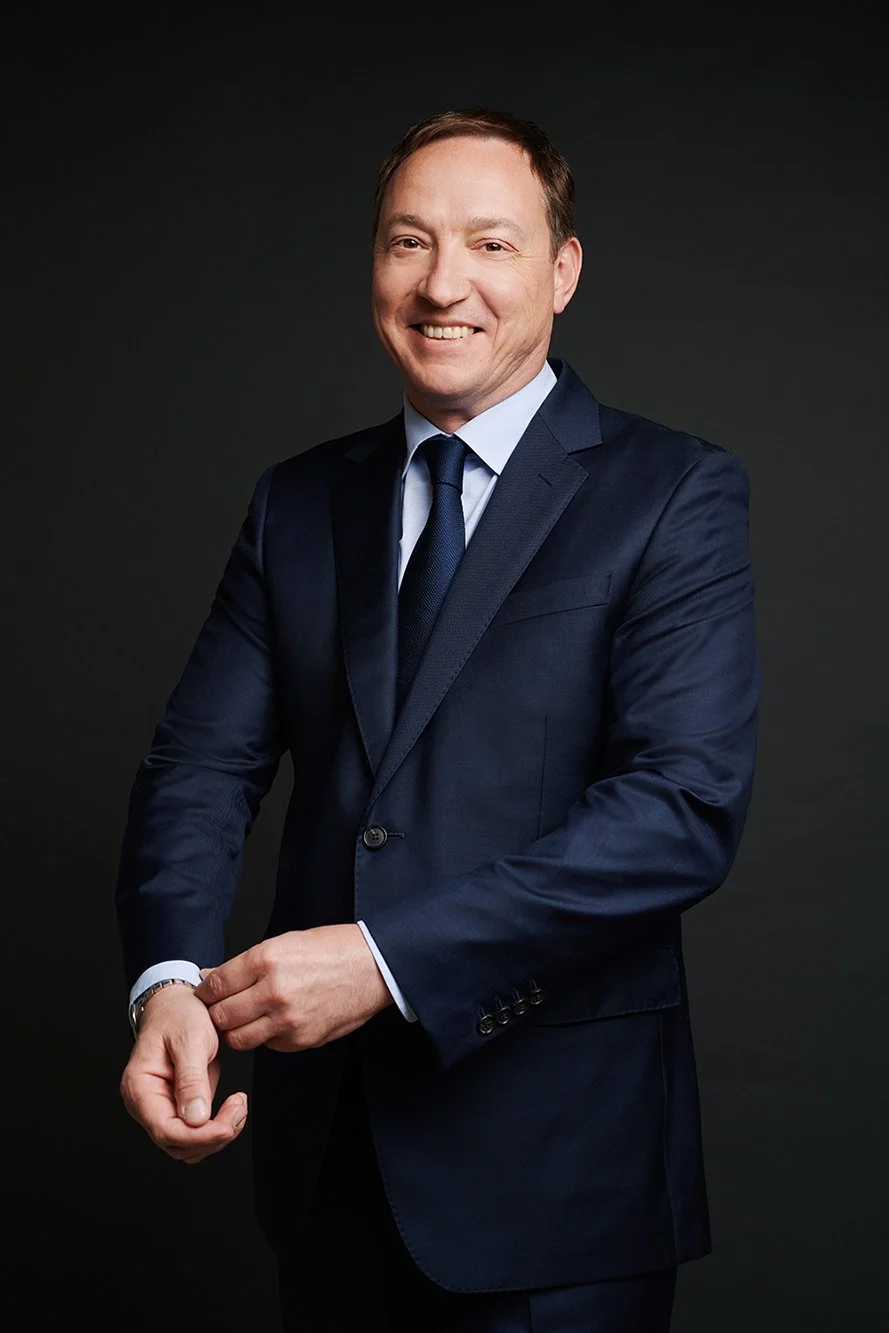 Remote headshot for a distributed team: guided posing via CLOS and instant gallery review. Remote headshots: the fastest way to get a professional business photo.