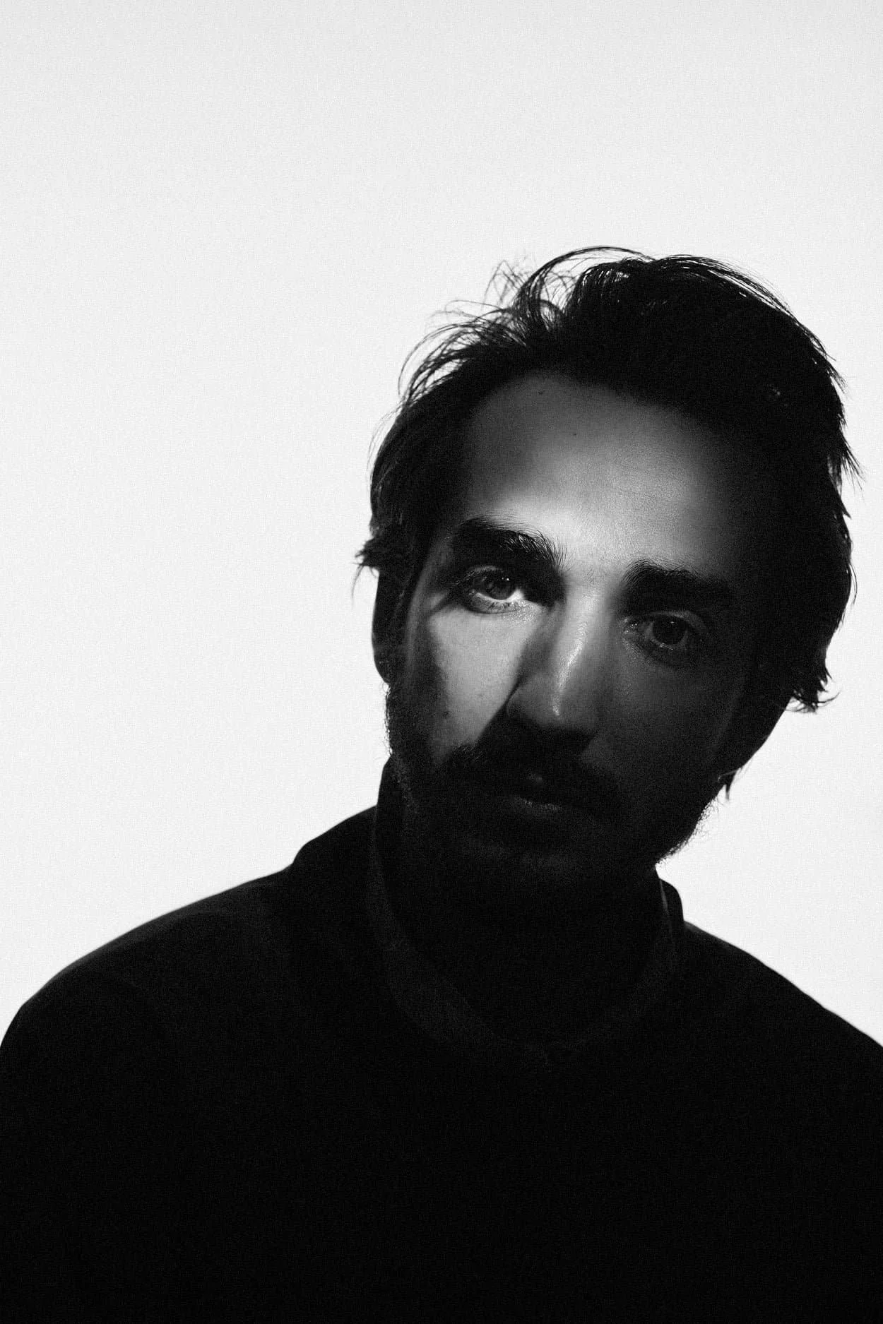 manhattan-headshots-nyc-male-artistic-bw-high-contrast.jpg